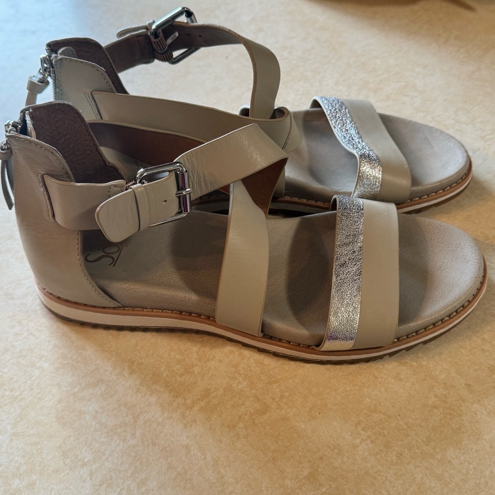 Sofft Forella Leather Strappy Sandals 8.5